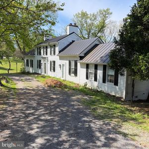 1105 Bishop Meade Rd