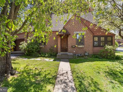 217 E Thomson Ave
