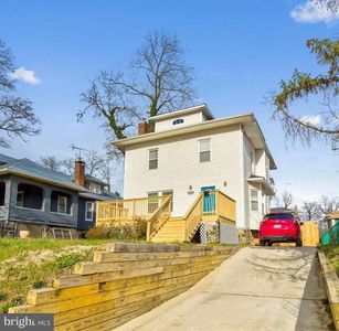 2913 Chelsea Ter