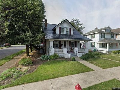 438 Center St