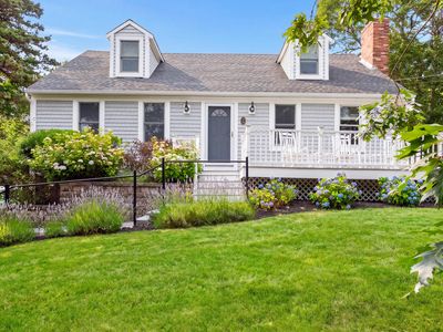 25 Marthas Lane
