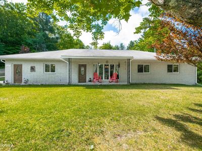 1557 W Eddy School Rd