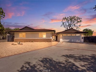 577 Bishop Pl