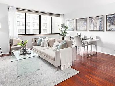 330 E 75th St APT 8H