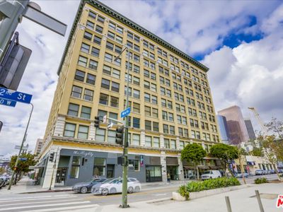 1083 W 2nd St #410