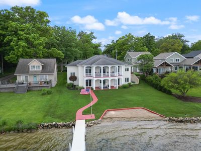 1332 Country Club Ter