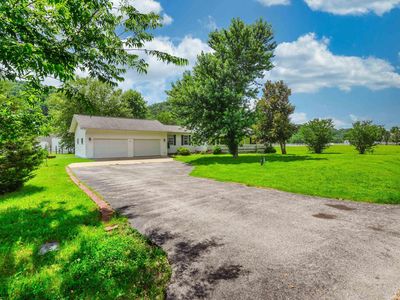 1035 Riverview Dr