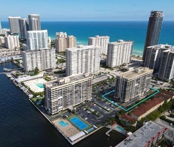 2049 S Ocean Dr APT 401