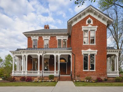 106 N Laurel Ave