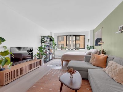 16 W 16th St APT 12NN
