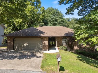 7 Adams Ln