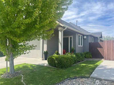 1122 SW Carver Street