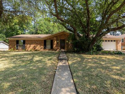 211 Cheryl St