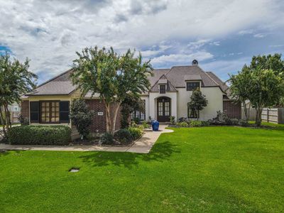 2335 Longue Vue Dr