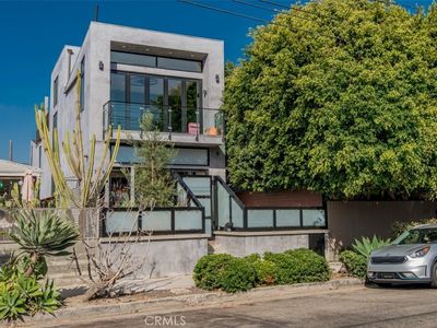 708 Hampton Dr