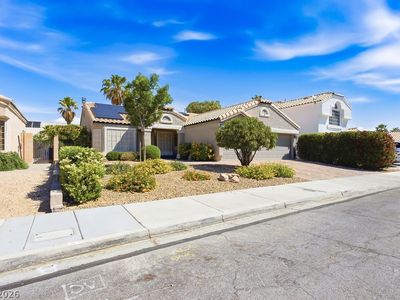 894 Centaur Ave