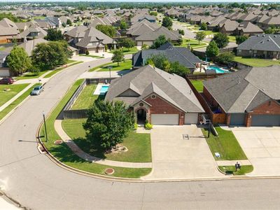 415 Lake Grove Ct