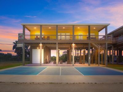 929 Magnolia Ln