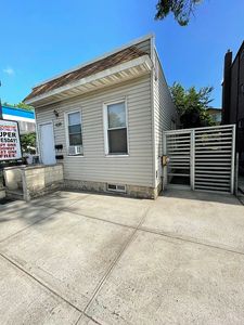 43-19 Astoria Blvd N