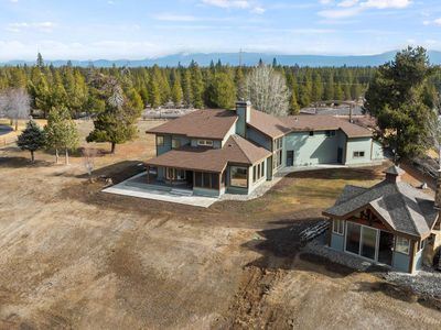 52975 Riverview Dr