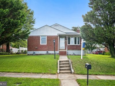 5814 Comstock Ave