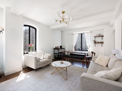 201 W 16th St APT 4B