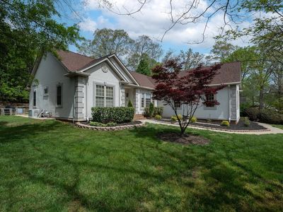 208 Glen Meadows Dr