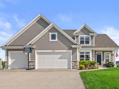1330 Regees ROAD
