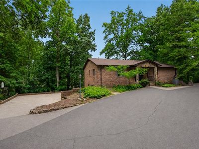 304 Lakeside Dr