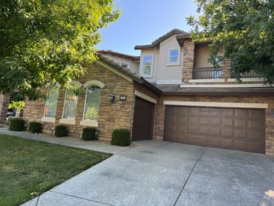 275 Hawkcrest Cir