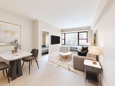 210 E 36th St APT 3A