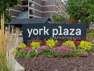 7200 York Ave S APT 103