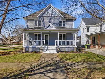 300 E Maple St