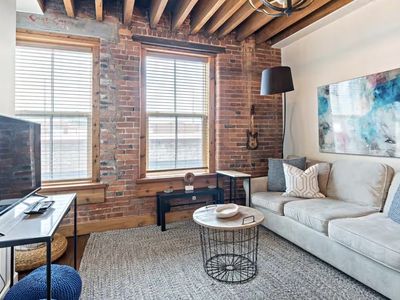 610 21st Ave N APT 201