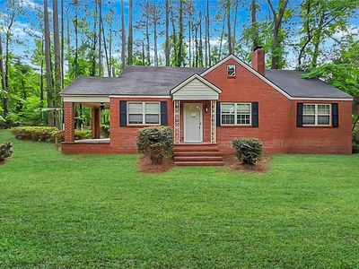 819 Hillcrest Drive