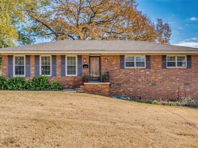 843 Sir Michael Dr