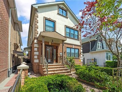 1639 Hendrickson St FLOOR 1