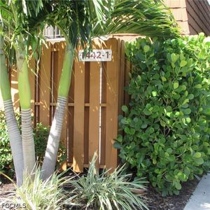 1442 Park Shore Cir APT 1