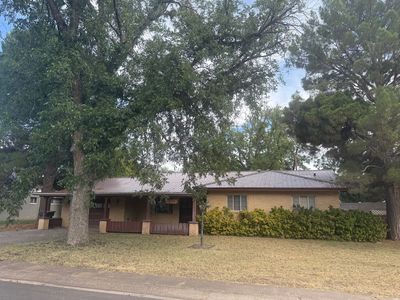1506 Bryan Cir