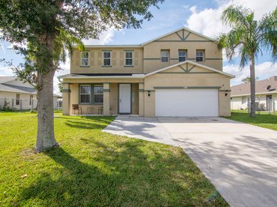 738 SW Dalton Circle