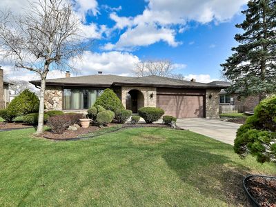 Property at 7221 Bayberry Ln, Darien, IL