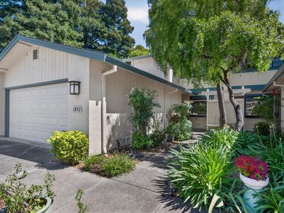 1892 London Dr