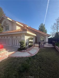 22120 Grovepark Dr
