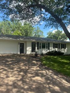 340 Ranchview Ln N