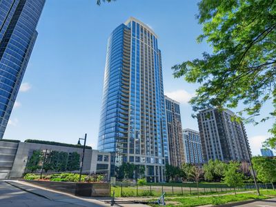 1235 S Prairie Ave APT 502