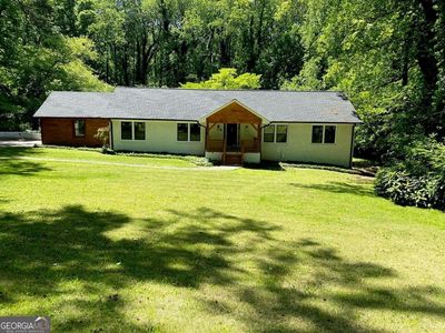 Property at 2800 Duke Of Gloucester, East Point, GA