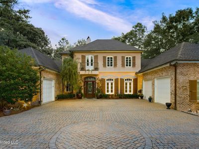 18 Waterford Dr