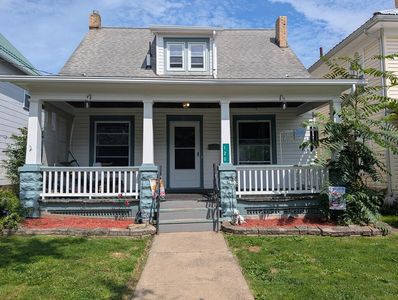 120 E 6th St