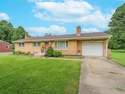 Property at 1902 Winona Dr, Middletown, OH