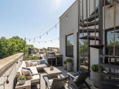 577 Madison St #4B